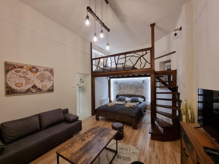 Vintage Apartman In City Center 米什科尔茨 外观 照片