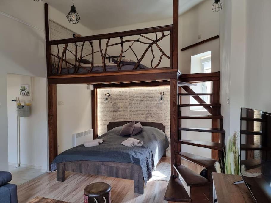 Vintage Apartman In City Center 米什科尔茨 外观 照片