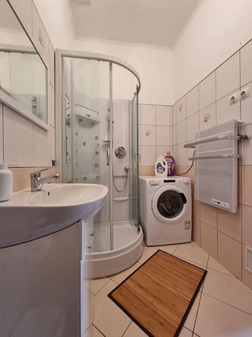 Vintage Apartman In City Center 米什科尔茨 外观 照片